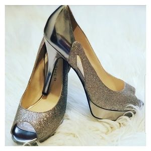 🔥Marc Fisher Tumble 3 Silver Glitter Heels • 9.5M